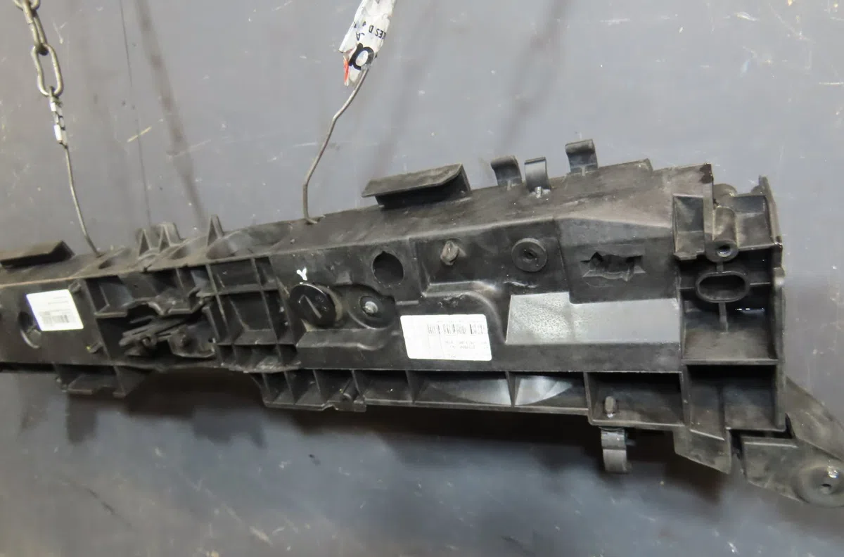 Traverse supérieure armature avant Renault CLIO IV (BH_) 1.2 16v (2012) occasion