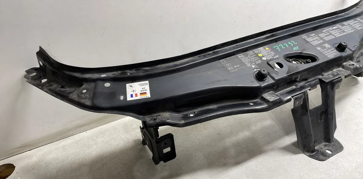 Traverse supérieure armature avant Renault ESPACE IV (JK0-1_) 2.0 dci (jk02, jk03) (2006) 5 portes occasion