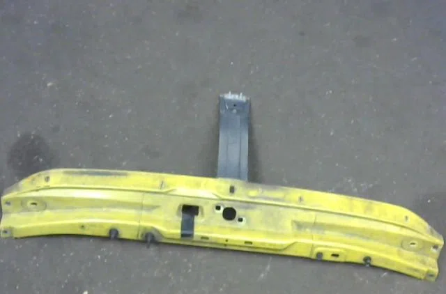 Traverse supérieure armature avant RENAULT MASTER occasion