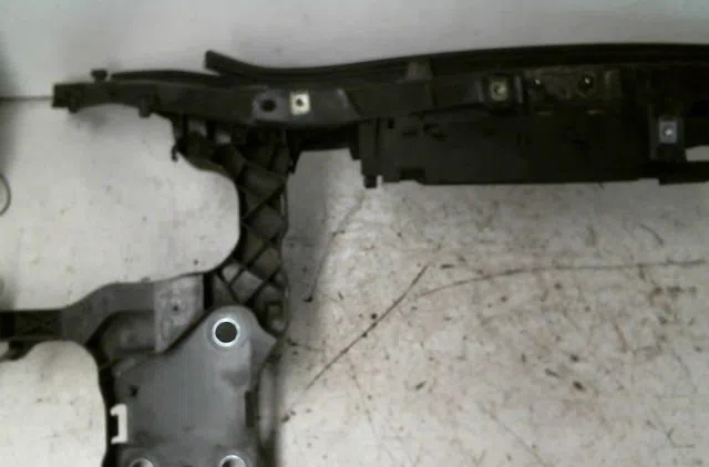 Traverse supérieure armature avant RENAULT MEGANE occasion