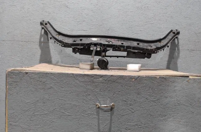 Traverse supérieure armature avant RENAULT SCENIC 2  SCENIC 2 PHASE 1 occasion