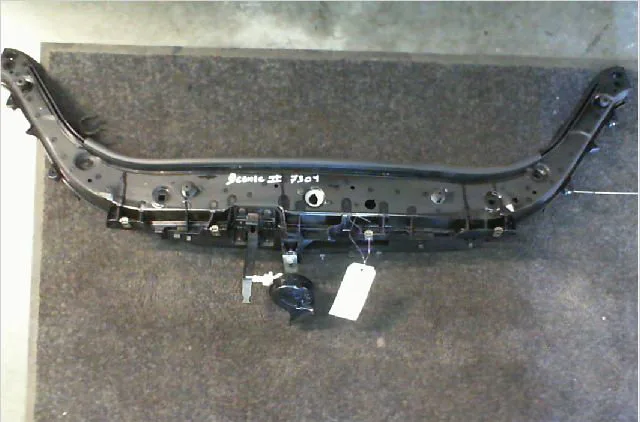 Traverse supérieure armature avant Renault SCÉNIC II (JM0-1_) 1.6 16v (jm1r) (2005-2008) occasion
