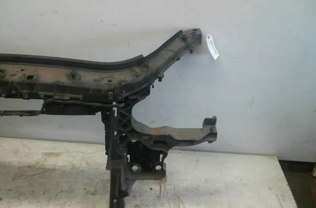 Traverse supérieure armature avant Renault SCÉNIC II (JM0-1_) 1.9 dci (jm0g, jm12, jm1g, jm2c) (2003-2006) occasion