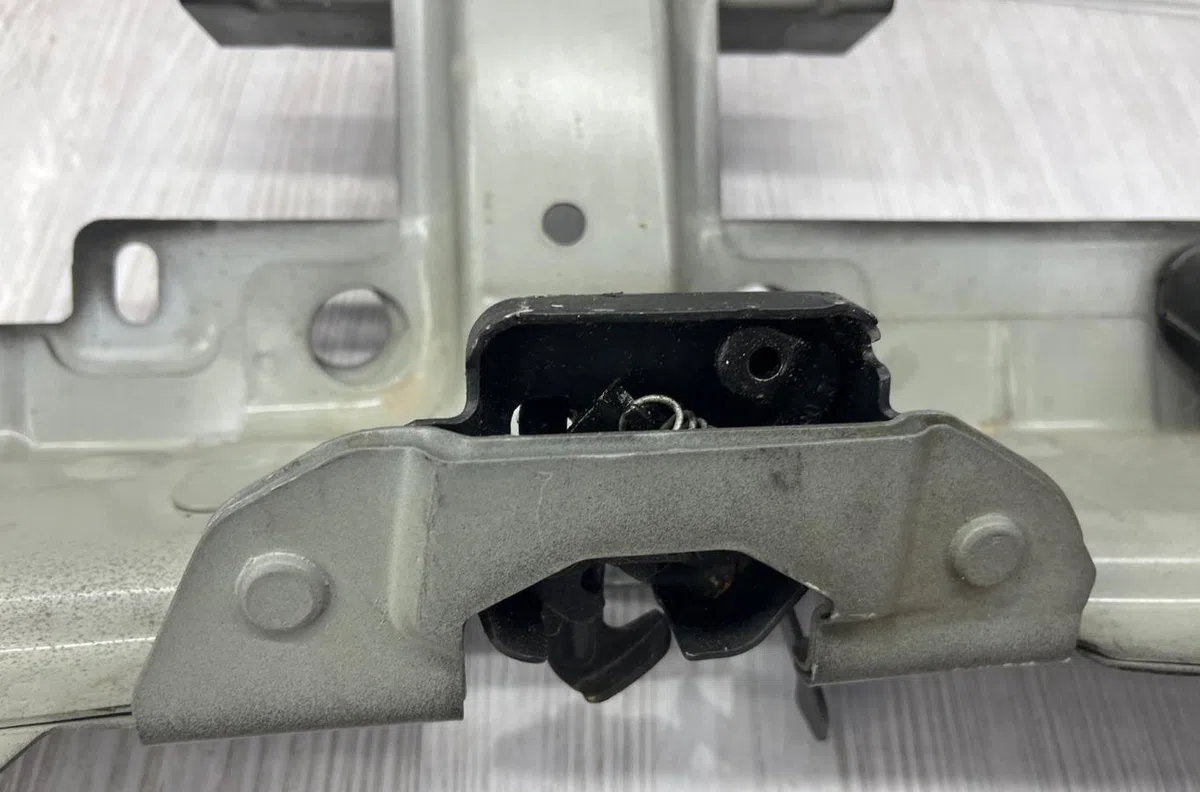 Traverse supérieure armature avant RENAULT TWINGO 2 PHASE 2 occasion