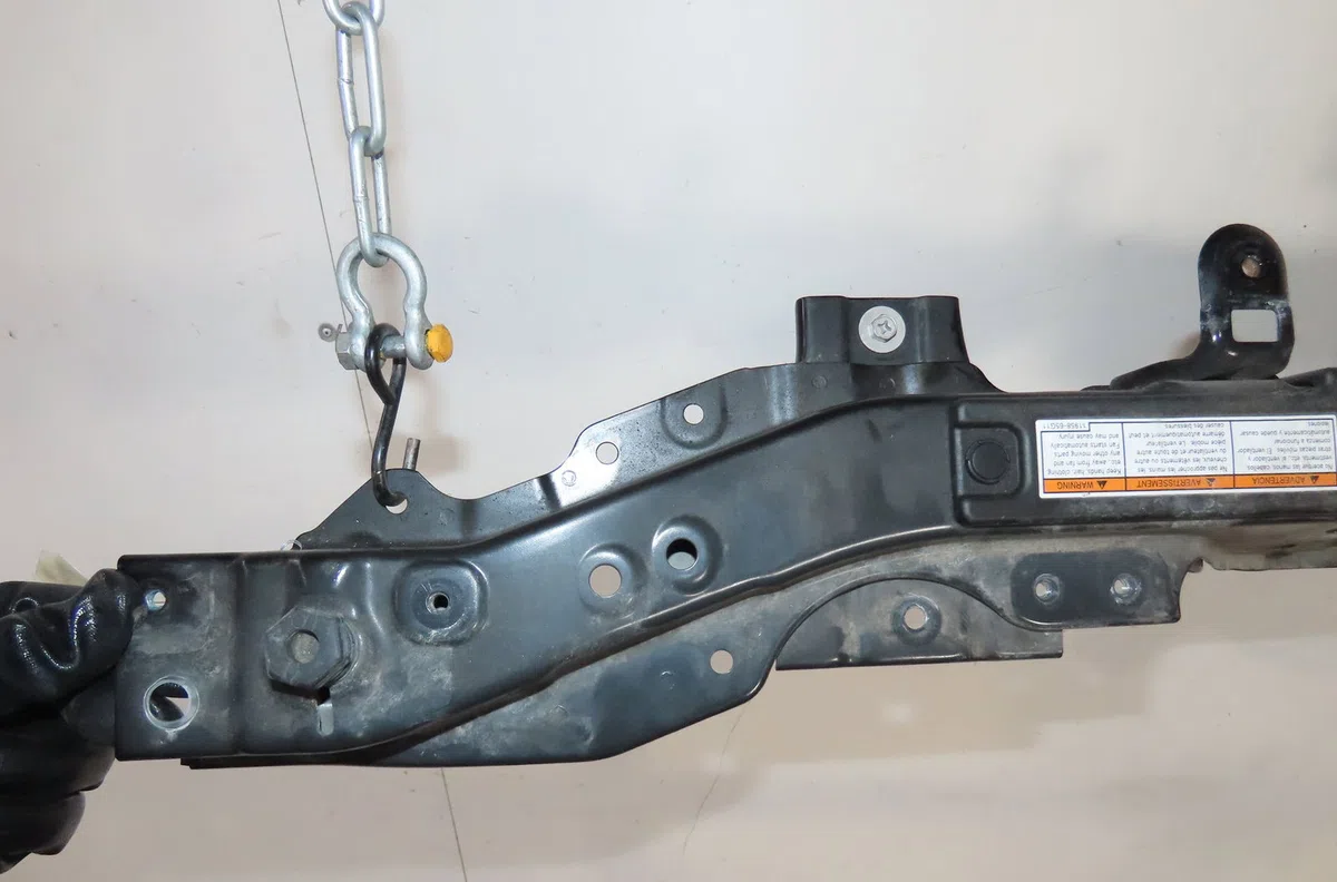 Traverse supérieure armature avant Suzuki SWIFT V (AZ) 1.4 sport shvs (2020) occasion