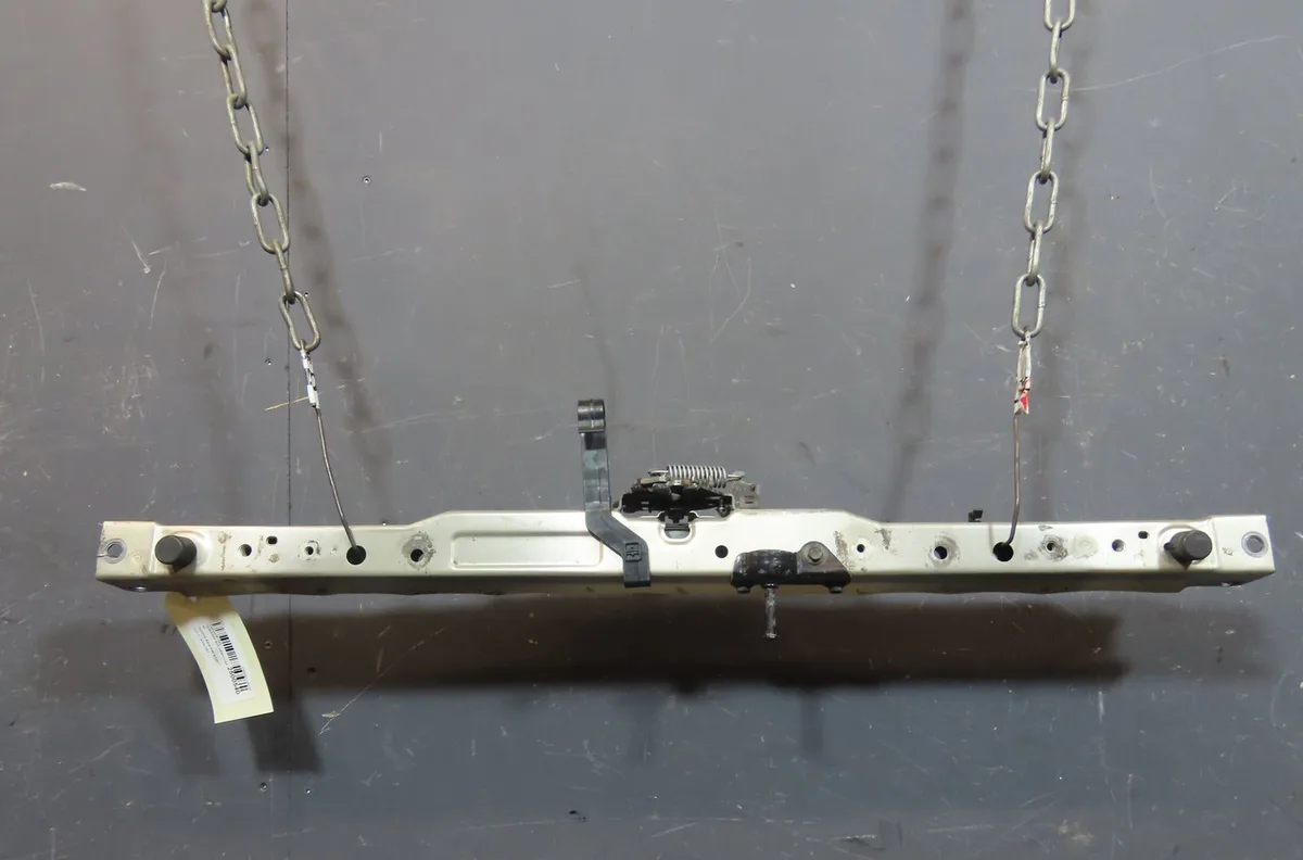 Traverse supérieure armature avant Toyota RAV 4 III (_A3_) 2.2 d 4wd (ala30_) (2006-2012) occasion