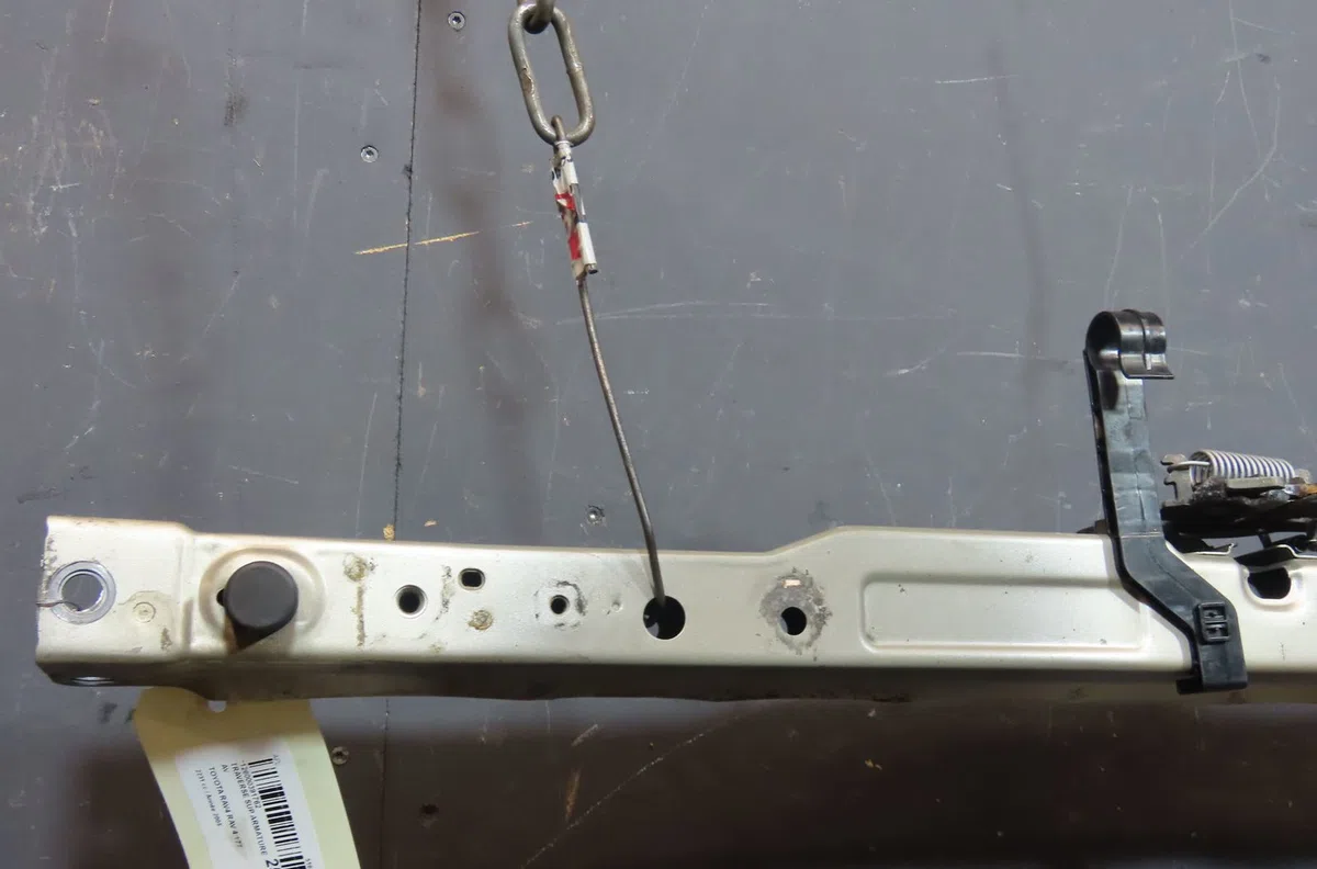 Traverse supérieure armature avant Toyota RAV 4 III (_A3_) 2.2 d 4wd (ala30_) (2006-2012) occasion