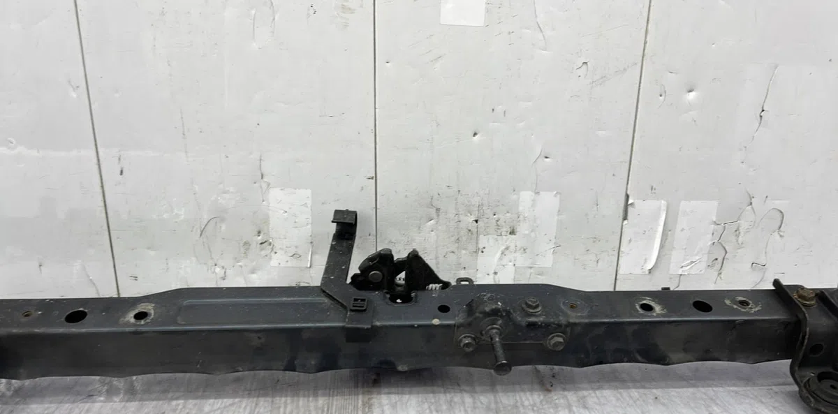 Traverse supérieure armature avant TOYOTA RAV4 3 PHASE 1 occasion