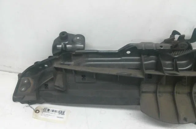 Traverse supérieure armature avant TOYOTA YARIS 69 VVT-I occasion