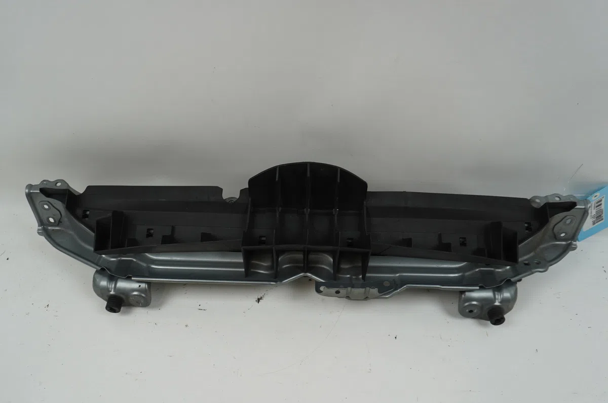 Traverse supérieure armature avant Toyota YARIS (_P9_) 1.4 d-4d (nlp90_) (2005-2012) occasion