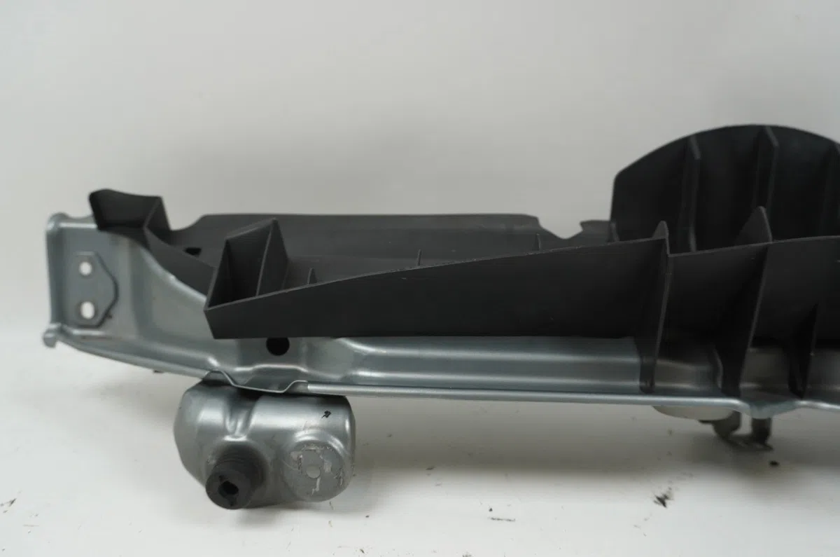 Traverse supérieure armature avant Toyota YARIS (_P9_) 1.4 d-4d (nlp90_) (2005-2012) occasion