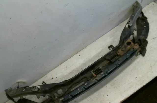 Traverse supérieure armature avant Volvo V50 (545) 1.6 d (2005-2011) occasion