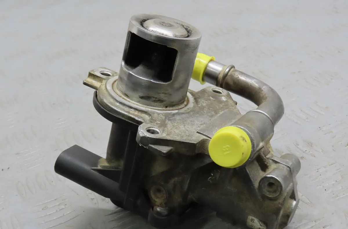 Vanne egr Renault KANGOO Express (FW0-1_) 1.5 dci 75 (fw07, fw10, fw04) (2010) 4 portes occasion