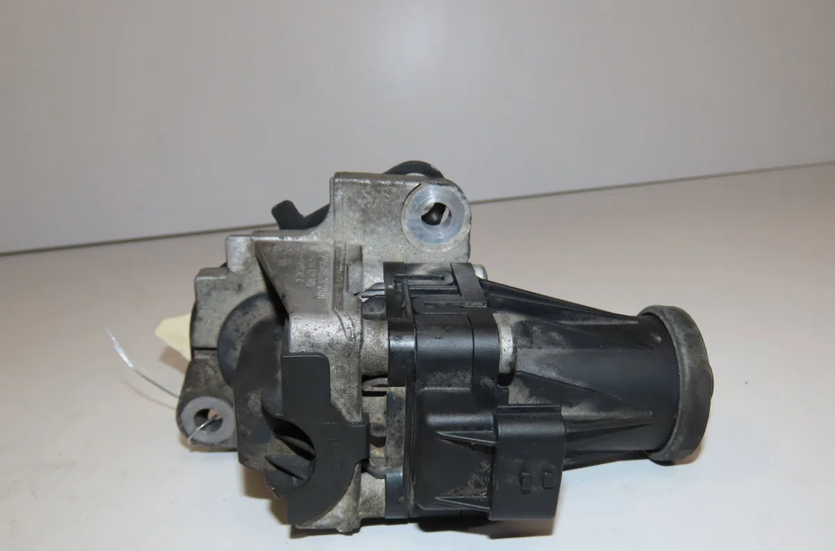 Vanne egr Renault MEGANE III 3-5 portes (BZ0-1_, B3_) 1.5 dci (bz09, bz0d, bz1w, bz29, bz14) (2009) 5 portes occasion