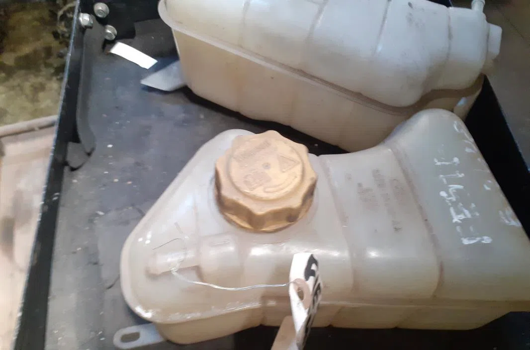 Vase expansion FORD FIESTA 3 PHASE 2 occasion