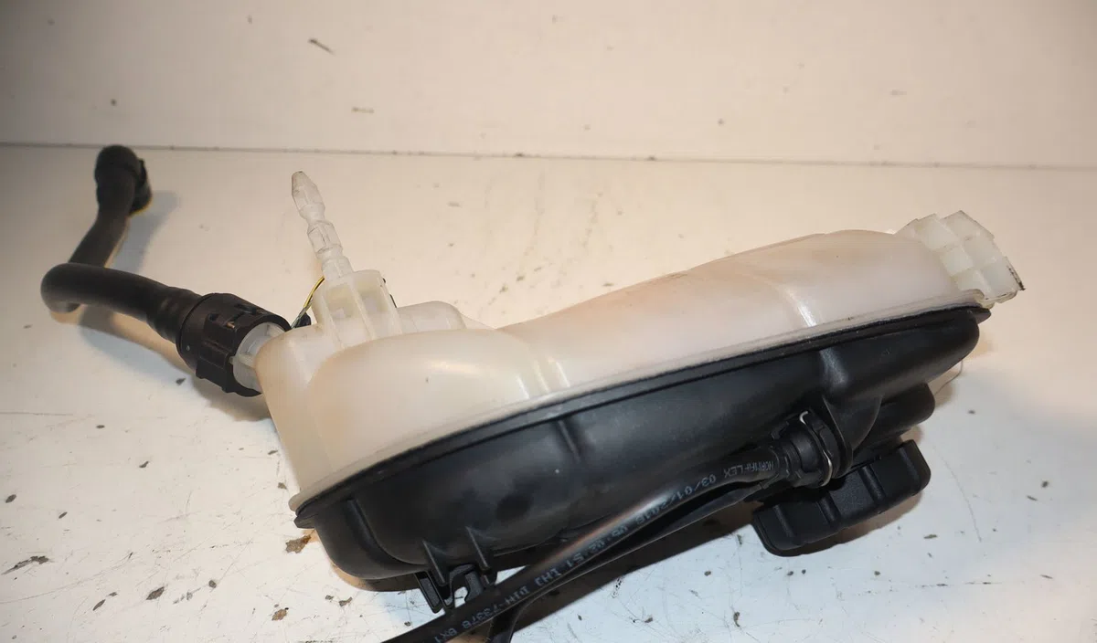 Vase expansion Mercedes-benz CLASSE GLA (X156) Gla 200 (156.943) (2013) occasion