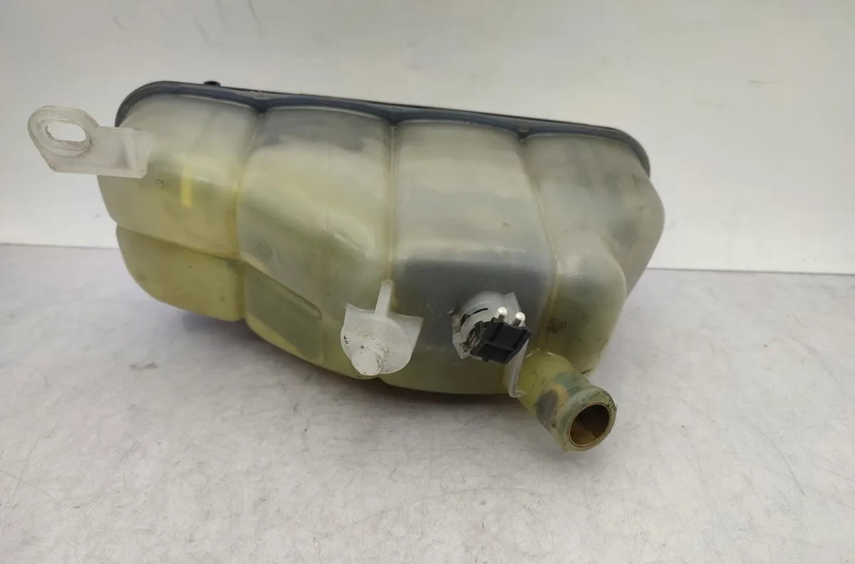 Vase expansion MERCEDES CLASSE CLK 208 PHASE 1 COUPE occasion