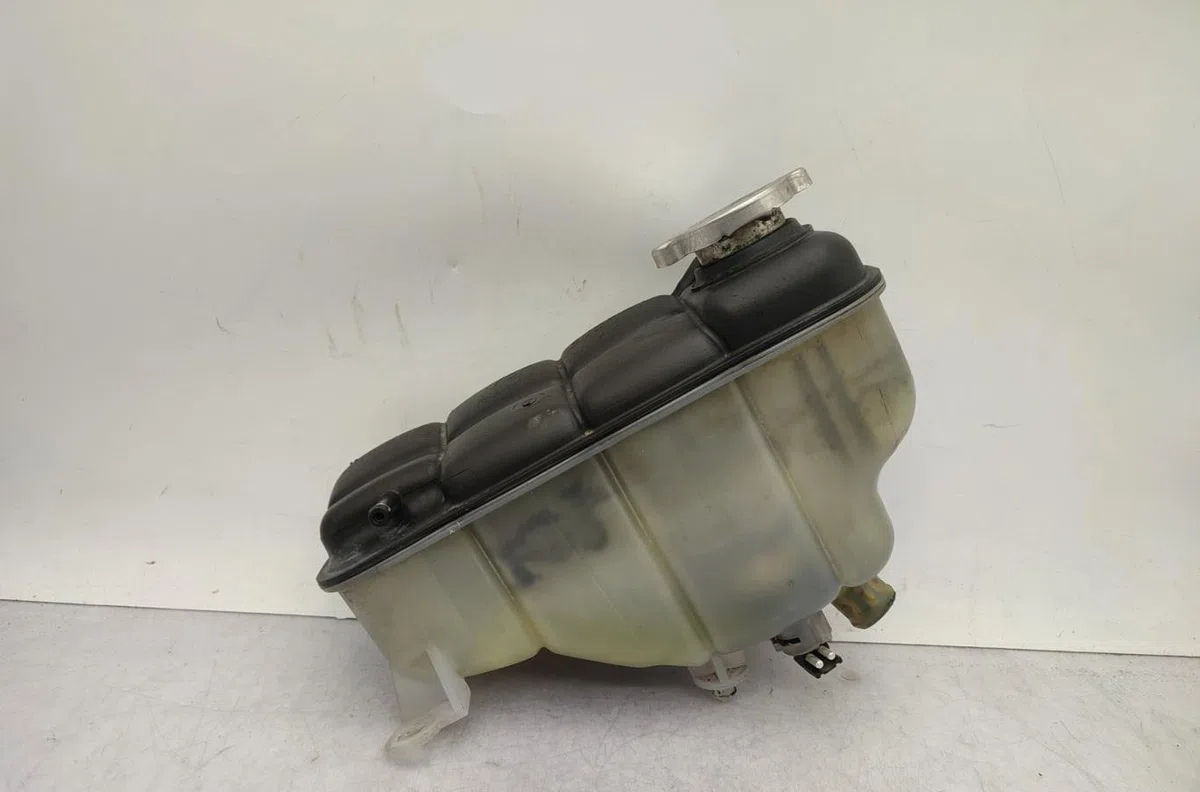 Vase expansion MERCEDES CLASSE CLK 208 PHASE 1 COUPE occasion