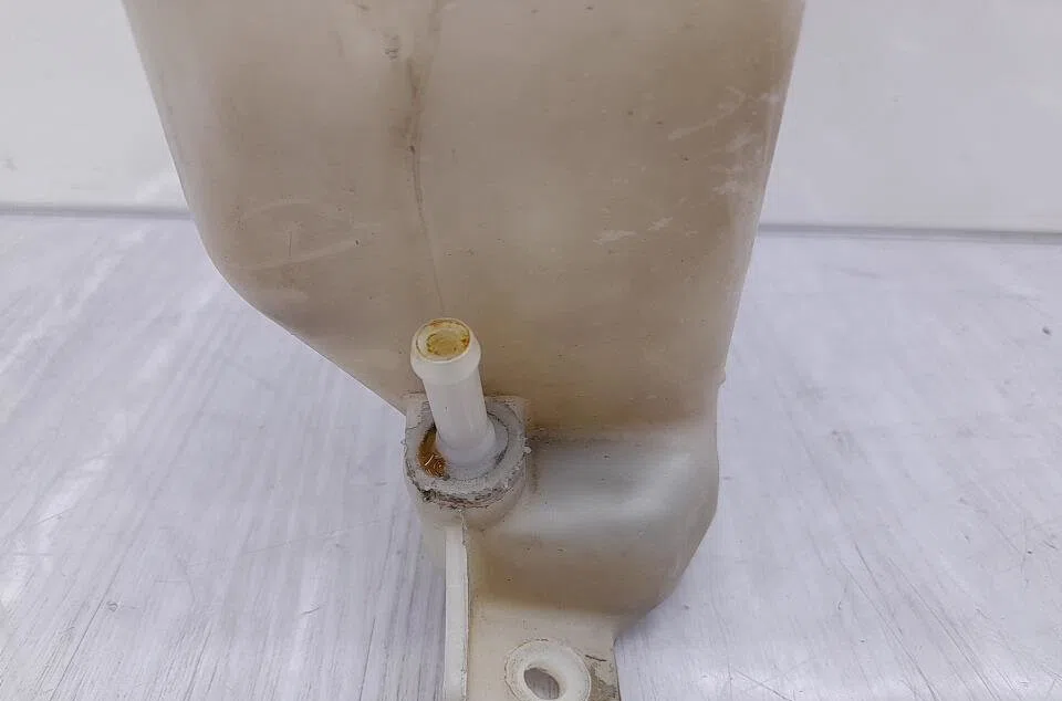 Vase expansion NISSAN PRIMERA 3 BREAK occasion