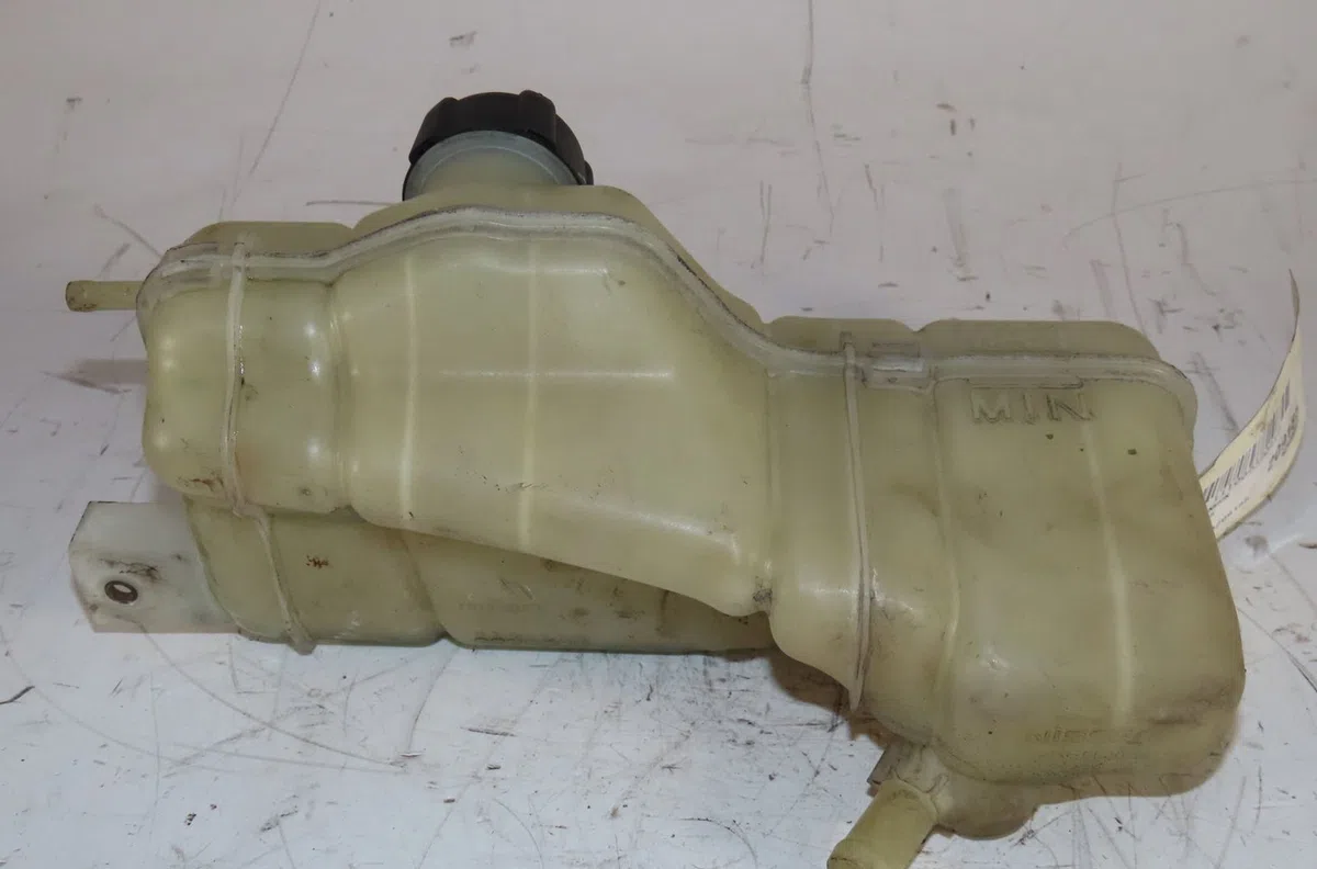 Vase expansion Nissan PULSAR 3-5 portes (C13) 1.2 dig-t (2014) occasion
