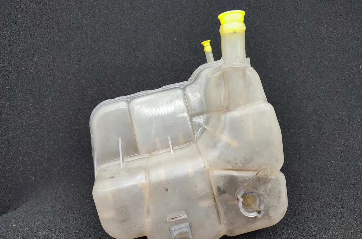 Vase expansion OPEL ASTRA J PHASE 1 occasion