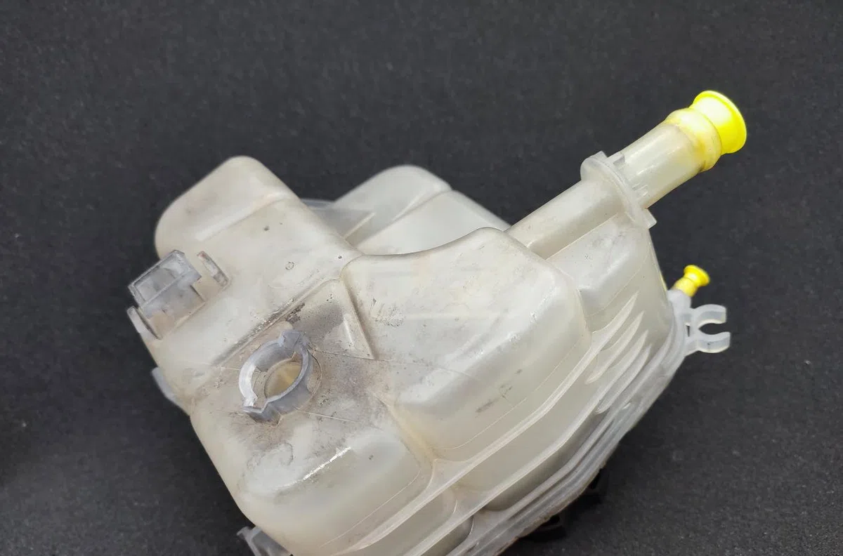 Vase expansion OPEL ASTRA J PHASE 1 occasion