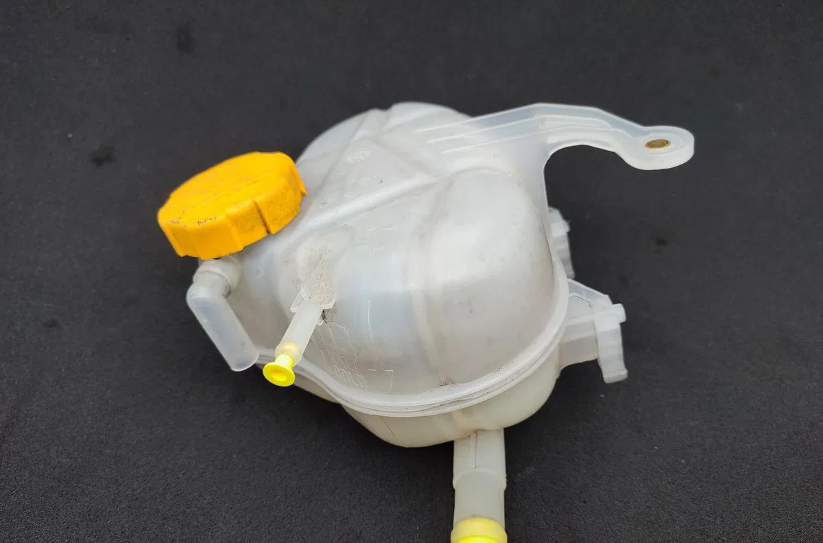 Vase expansion OPEL CORSA D PHASE 2 occasion