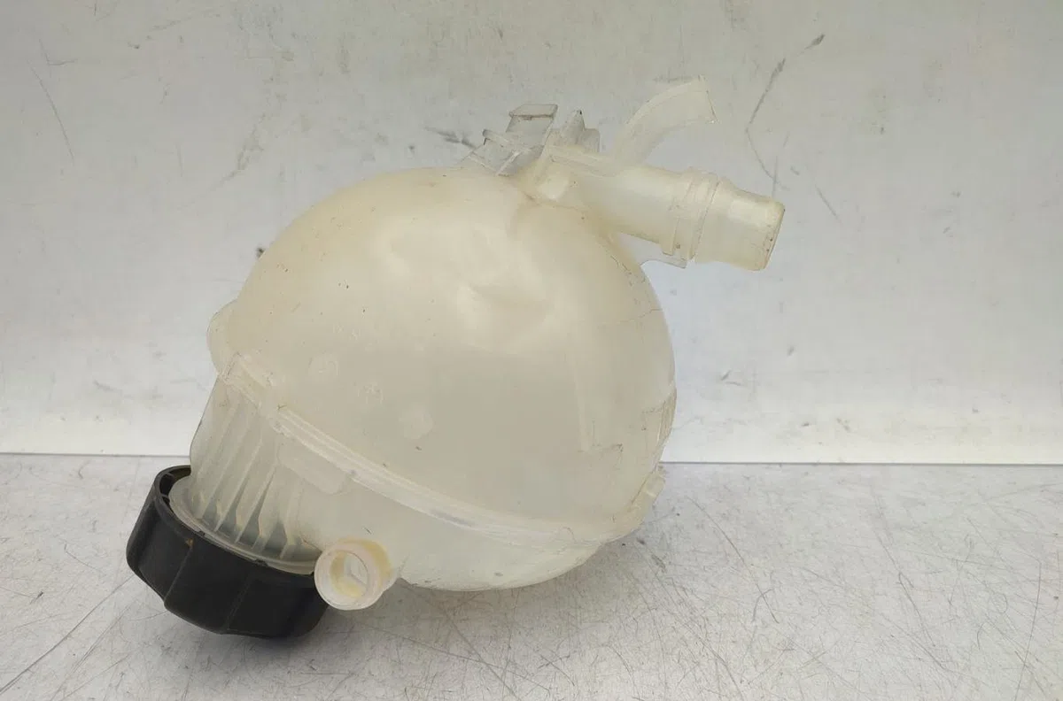 Vase expansion OPEL CORSA F PHASE 1 occasion