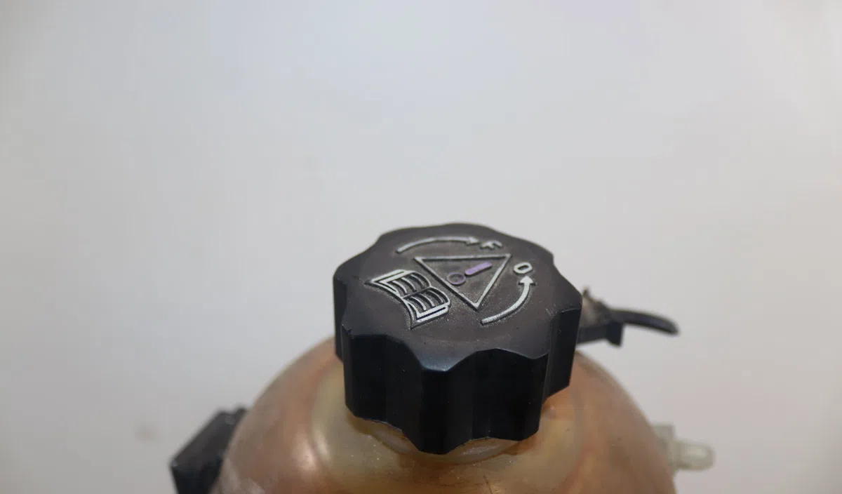 Vase expansion Peugeot 206 SW (2E-K) 1.4 hdi (2002-2007) 5 portes occasion