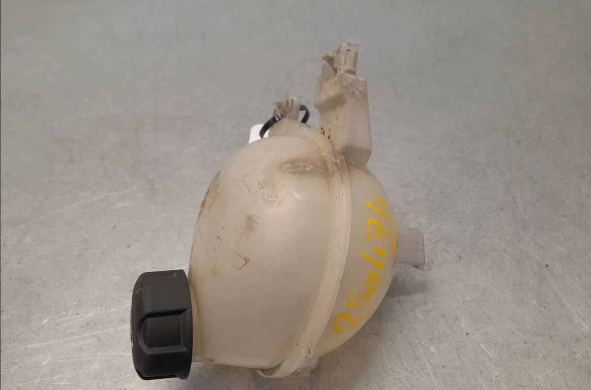 Vase expansion Peugeot 208 I (CA_, CC_) 1.2 thp 110 (2013) occasion