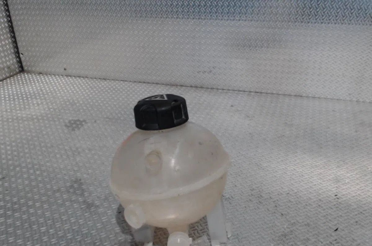Vase expansion PEUGEOT 308 2 SW  308 2 SW PHASE 1 BREAK occasion