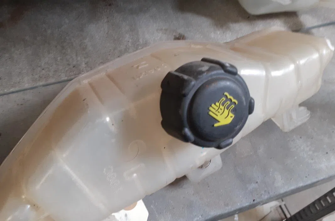 Vase expansion Renault CLIO III Grandtour (KR0-1_) 1.5 dci (kr0f) (2007-2012) 5 portes occasion