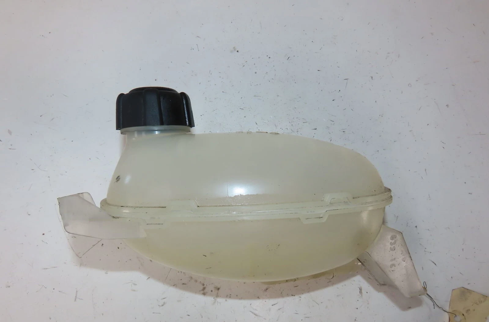 Vase expansion Renault EXPRESS Camionnette-Monospace 1.5 blue dci 75 (f6aa) (2021) occasion