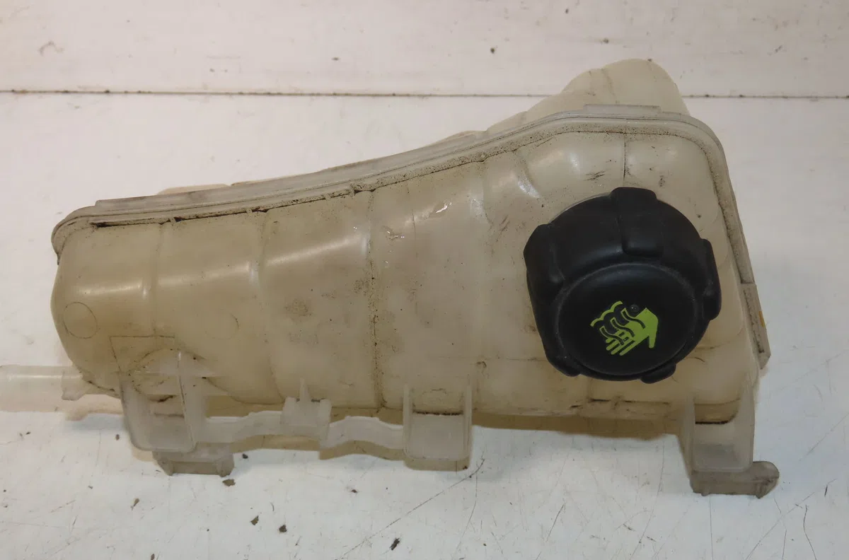 Vase expansion Renault KANGOO III Camionnette-Monospace 1.5 blue dci 75 (fjaa) (2021) occasion