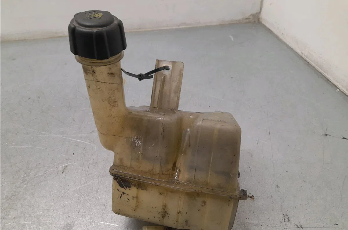 Vase expansion RENAULT LAGUNA II  1.9 DCI occasion