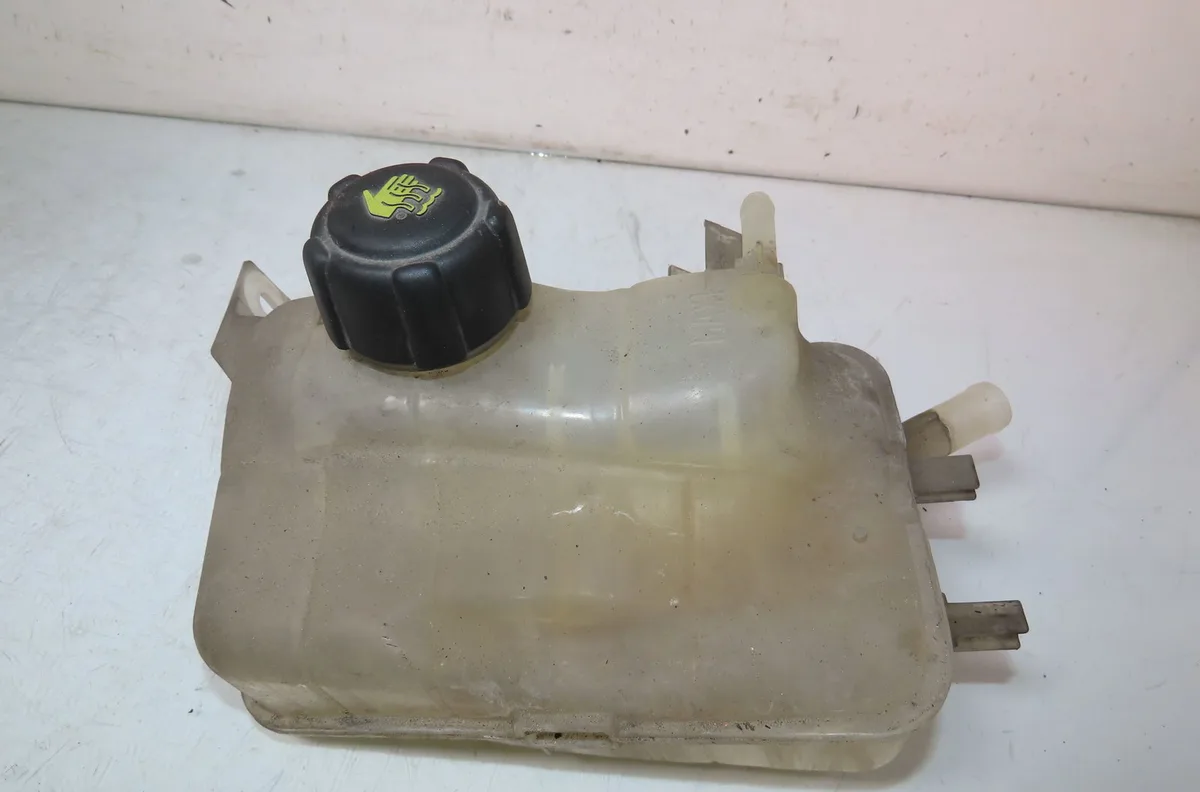 Vase expansion Renault MEGANE III 3-5 portes (BZ0-1_, B3_) 1.5 dci (2009) 5 portes occasion