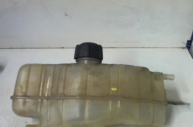 Vase expansion RENAULT MODUS occasion