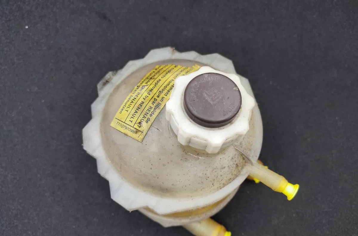 Vase expansion RENAULT R21 PHASE 2 occasion