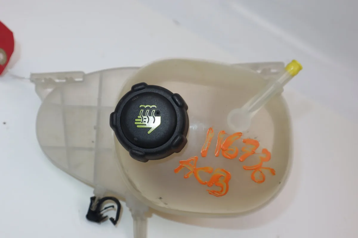 Vase expansion Renault TWINGO III (BCM_, BCA_) 1.0 sce 70 (bcmb) (2015) 5 portes occasion