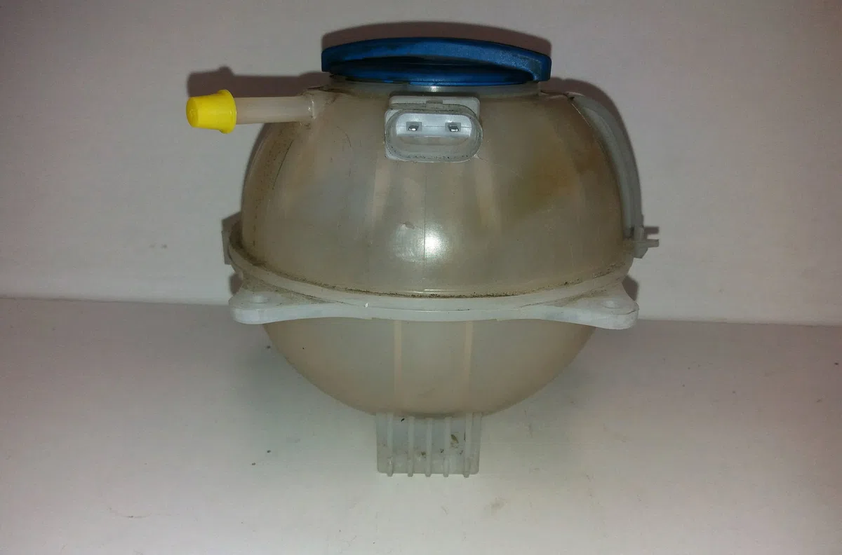 Vase expansion Volkswagen POLO V (6R1, 6C1) 1.0 (2014) occasion