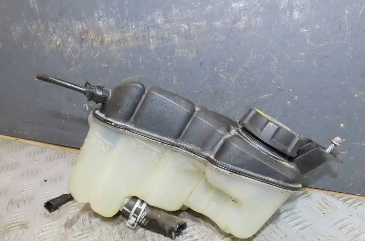 Vase expansion Volvo V60 I Cross Country (157) D4 (2015-2018) occasion