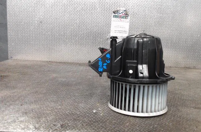 Ventilateur de chauffage AUDI A4 3 PHASE 1 occasion