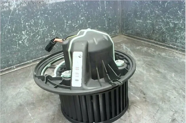 Ventilateur de chauffage Bmw 1 (E87) 118 d (2004-2007) 5 portes occasion