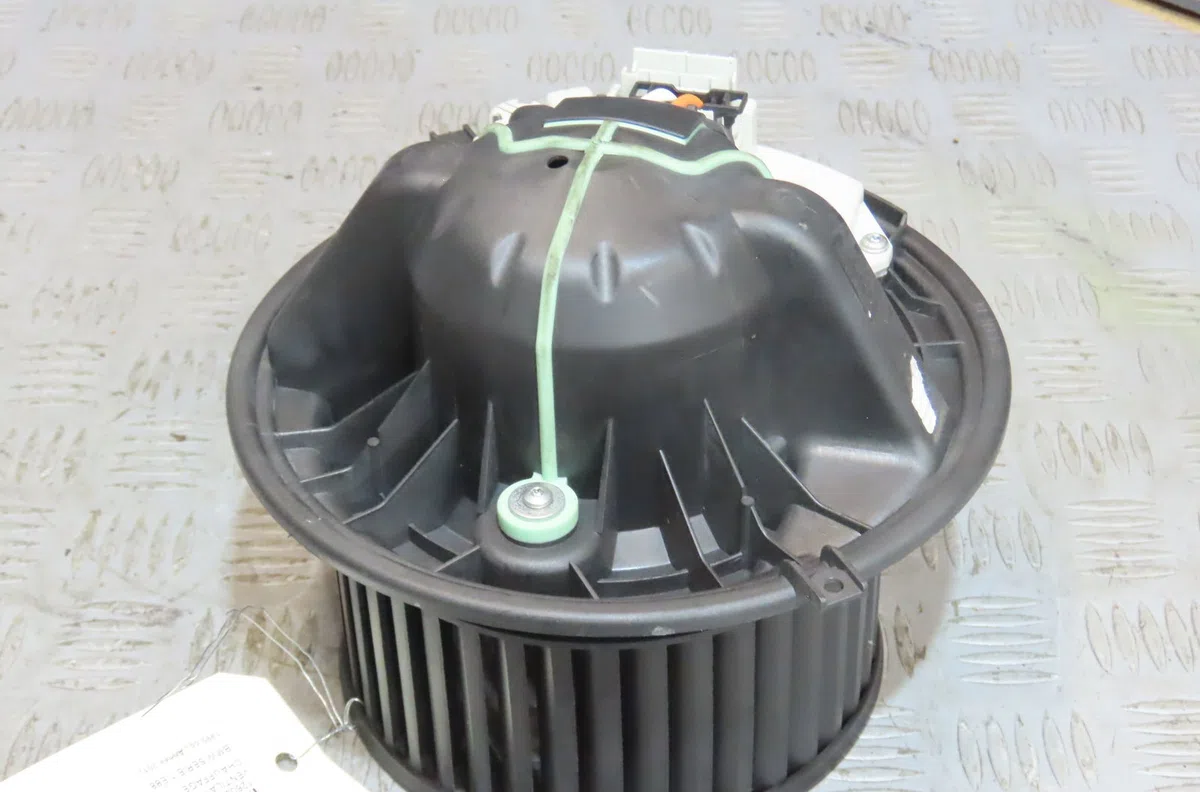 Ventilateur de chauffage BMW SERIE 1 E88 occasion