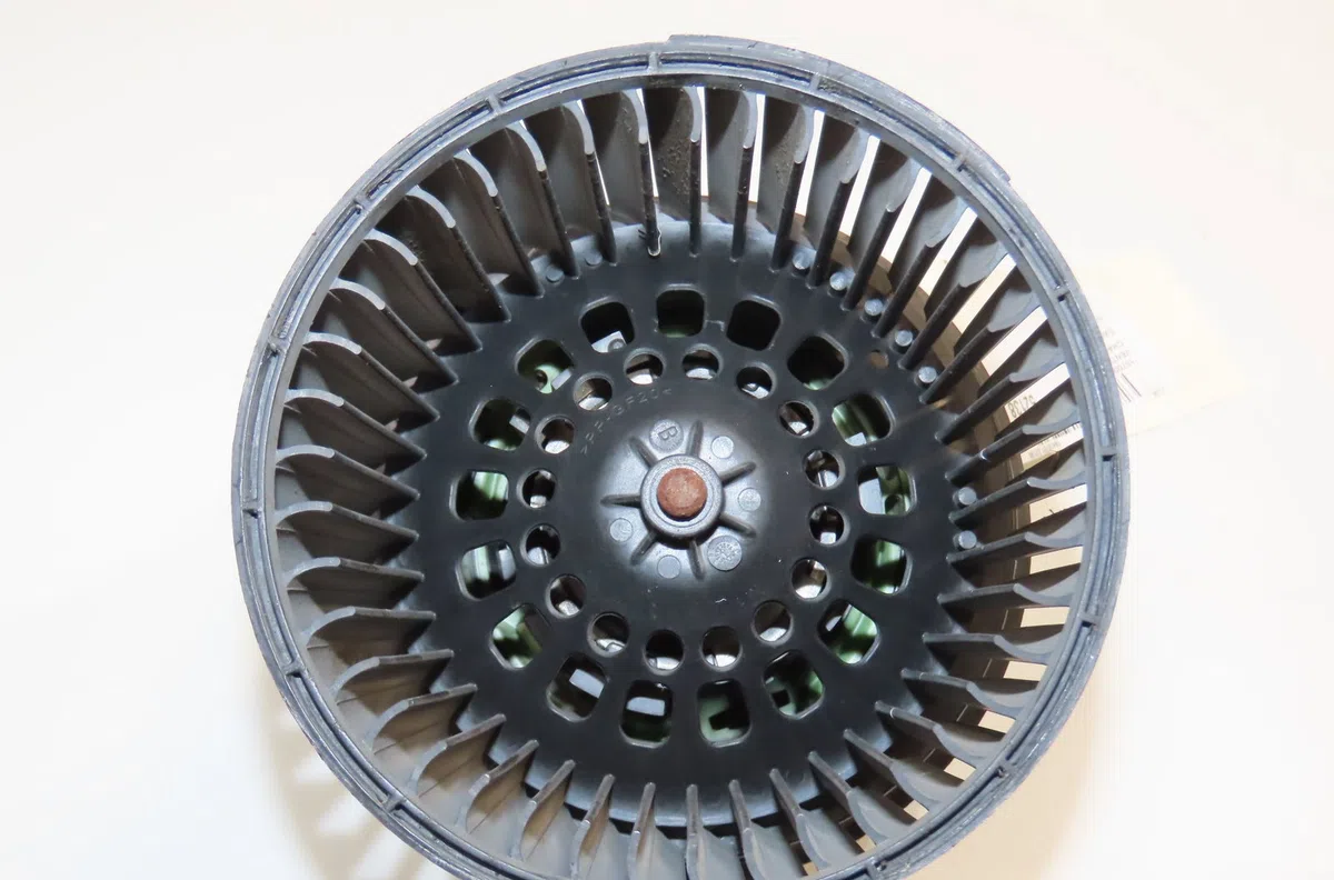 Ventilateur de chauffage Dacia SANDERO II Tce 90 (b8m1, b8ma) (2012) 5 portes occasion