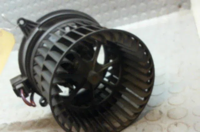 Ventilateur de chauffage Ford FIESTA V (JH_, JD_) 1.6 tdci (2004-2008) occasion