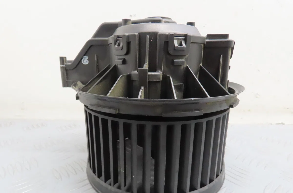 Ventilateur de chauffage Ford FIESTA VI (CB1, CCN) 1.4 tdci (2010-2012) 3 portes occasion