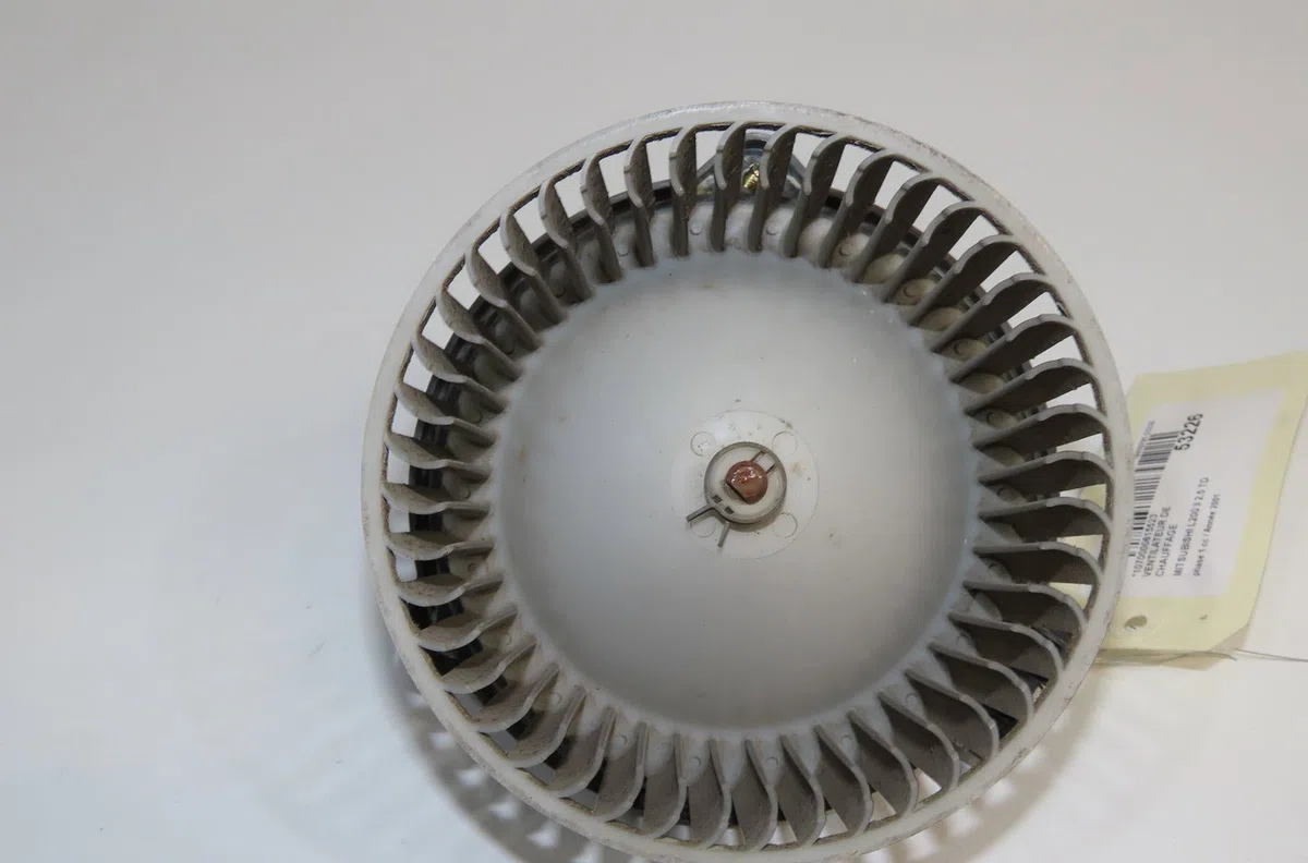 Ventilateur de chauffage MITSUBISHI L200 II 2001 occasion