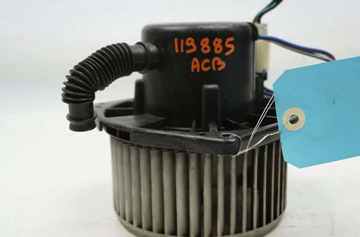 Ventilateur de chauffage Nissan PRIMERA Hatchback (P11) 2.0 td (1996-2002) occasion