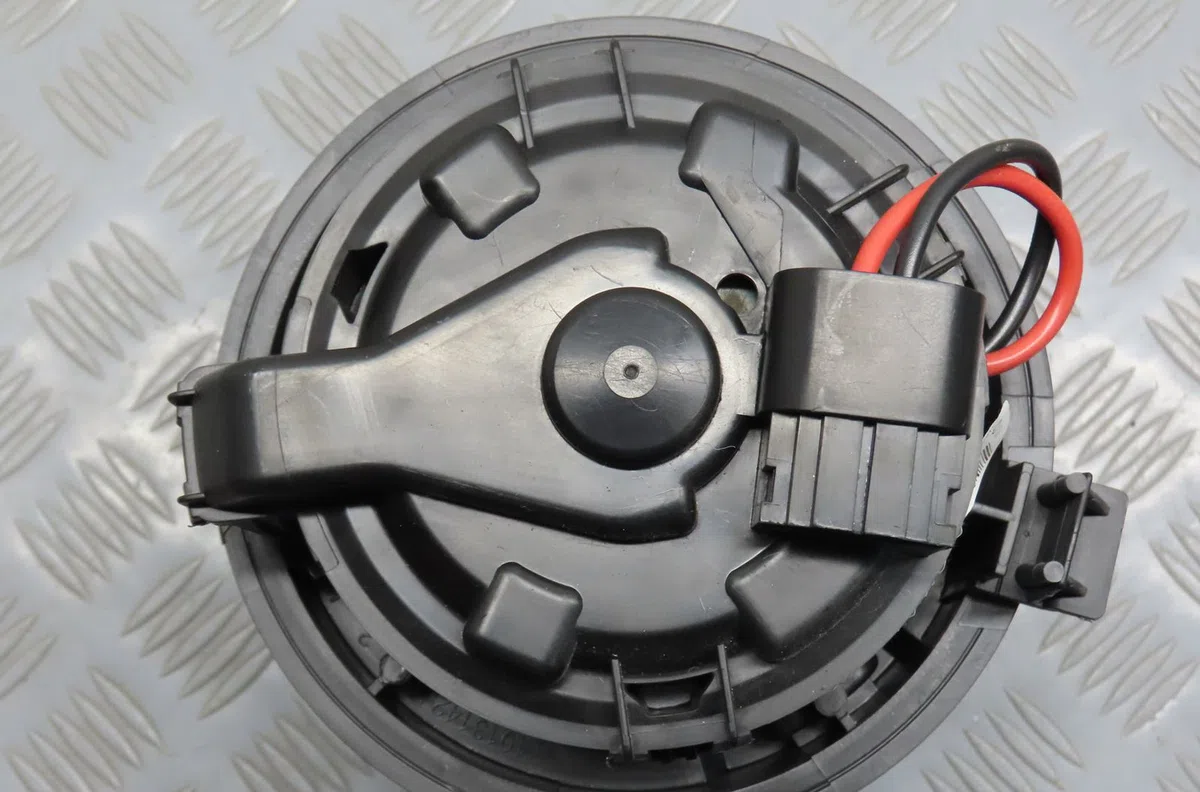 Ventilateur de chauffage PEUGEOT 208 2017 occasion